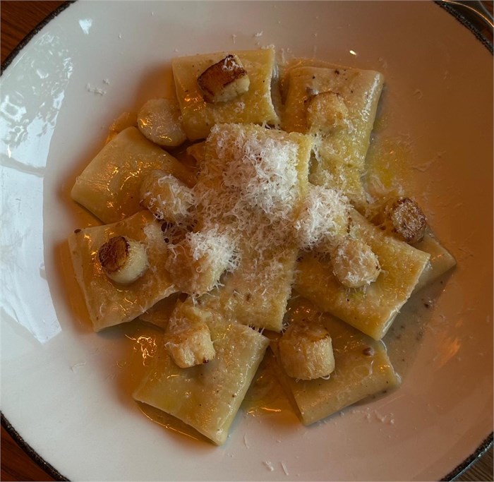 Паккери с курильским гребешком и ореховым соусом 2992