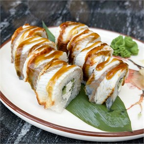 Ролл с угрём, огурцом, сливочным сыром и унаги 1010333