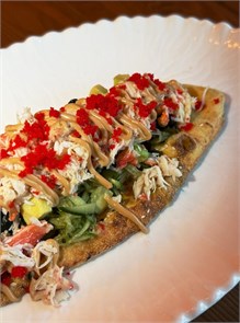 Фокачча с камчатским крабом,авокадо и икрой летучей рыбы 3035