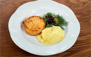 Пожарская котлета с картофельным пюре и хрустящими оурцами 2990